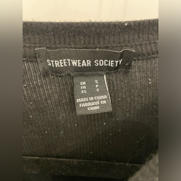 Urban planet black long tee🤍 - Picture 4 of 4